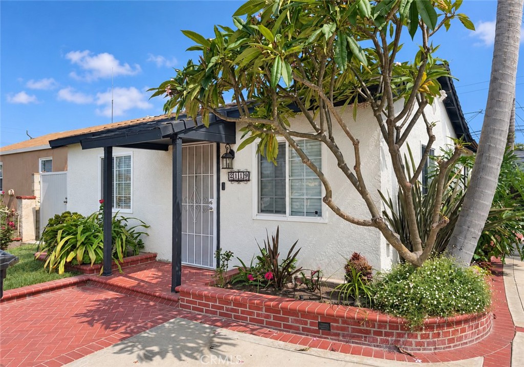 2119 W Coloumbia Street — architectural residence