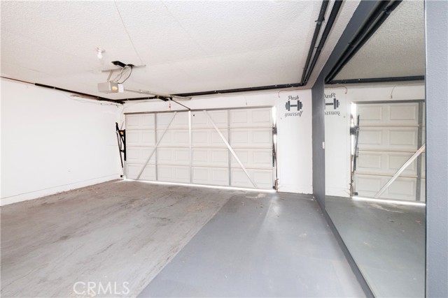 Detail Gallery Image 33 of 39 For 12334 Chandler #C,  Valley Village,  CA 91607 - 2 Beds | 2 Baths