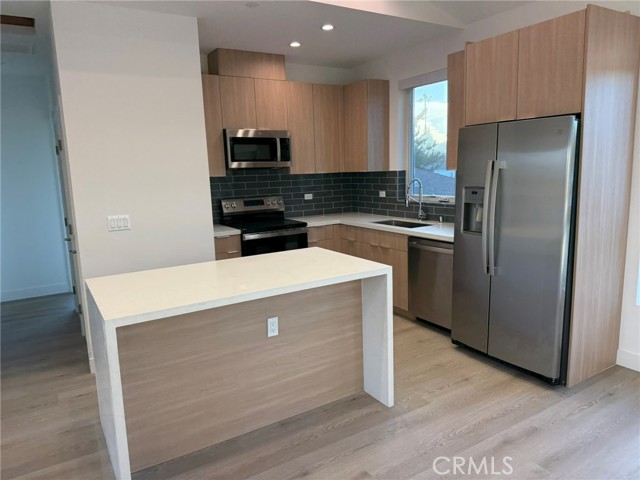 Detail Gallery Image 6 of 23 For 17816 W Bullock, Encino,  CA 91316 - 2 Beds | 2 Baths