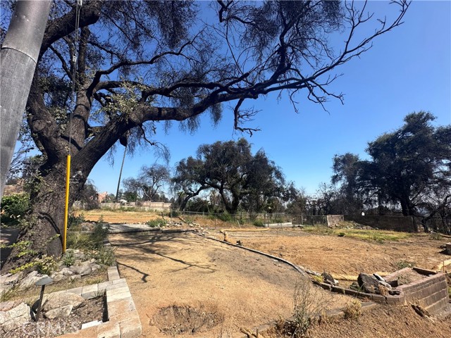 Detail Gallery Image 4 of 7 For 388 E Pentagon St, Altadena,  CA 91001 - – Beds | – Baths