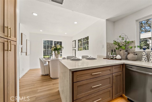 Detail Gallery Image 6 of 14 For 12 Woodleaf, Irvine,  CA 92614 - 3 Beds | 2 Baths