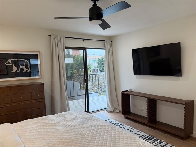 Detail Gallery Image 16 of 38 For 1401 12th #B,  Manhattan Beach,  CA 90266 - 3 Beds | 2 Baths