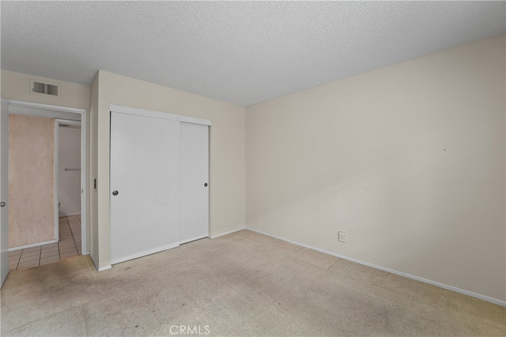 https://media.crmls.org/medias/797ec406-7eeb-4795-80bd-d13eb45fde61.jpg?preset=X-Large