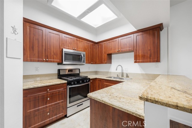 4822 Tiara, Huntington Beach CA: https://media.crmls.org/medias/797eeb39-d8e0-4993-948d-8b8e4c5afe09.jpg