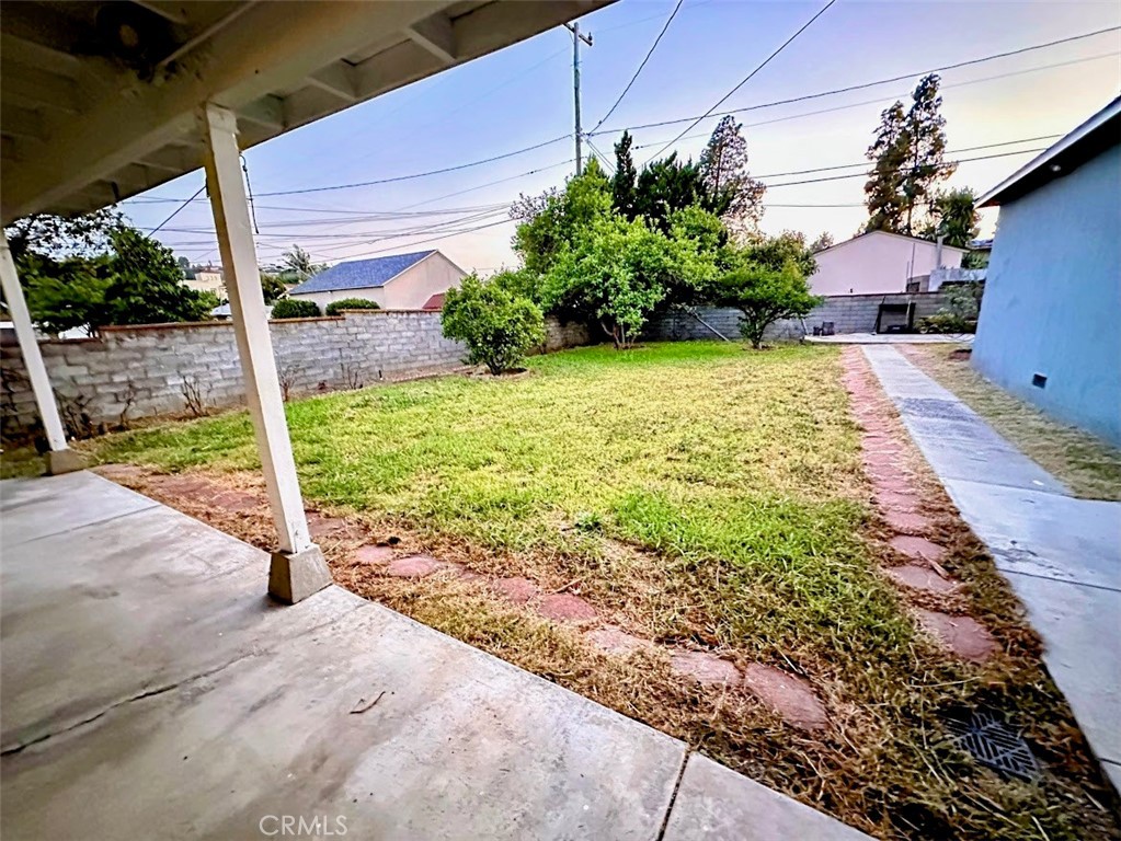 https://media.crmls.org/medias/797f1bff-480e-4ede-b8ca-7aa08a79551a.jpg?preset=X-Large