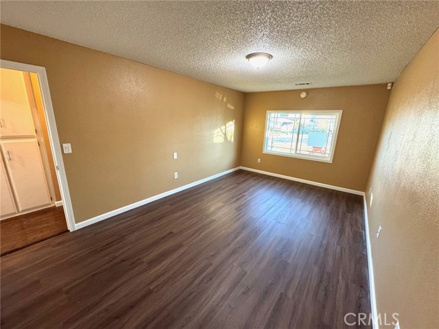 Detail Gallery Image 10 of 13 For 18393 Catalpa St, Hesperia,  CA 92345 - 2 Beds | 1 Baths
