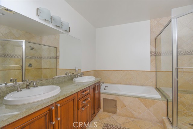 Detail Gallery Image 26 of 28 For 11911 Mayfield Ave #102,  Los Angeles,  CA 90049 - 3 Beds | 2/1 Baths