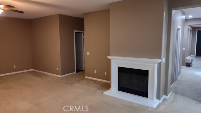 11318 Chinaberry Street, Corona CA: https://media.crmls.org/medias/797ff814-4db3-4aad-897d-c480169a4f4e.jpg