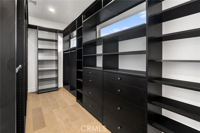 22904 Calvert Street, Woodland Hills CA: https://media.crmls.org/medias/7980fffa-fc38-4441-a616-e89888054a4c.jpg