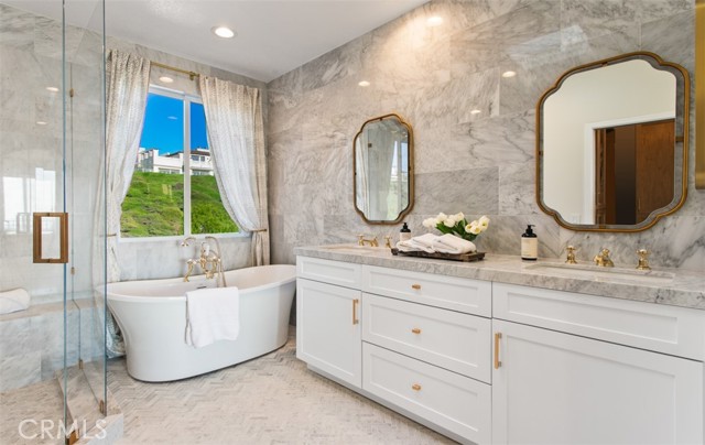 7 Suprema Drive, Newport Coast CA: https://media.crmls.org/medias/798113f2-ba66-4a68-b72d-e56815a79629.jpg