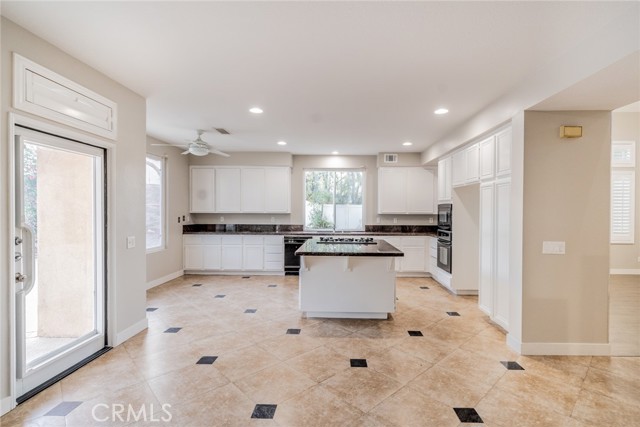 Detail Gallery Image 26 of 60 For 1536 Chestnut Cir, Corona,  CA 92881 - 5 Beds | 4 Baths