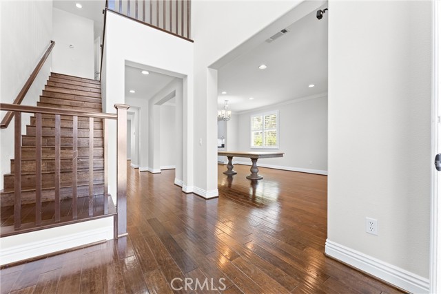Detail Gallery Image 4 of 49 For 679 E Boxwood Ln, Azusa,  CA 91702 - 5 Beds | 4/1 Baths