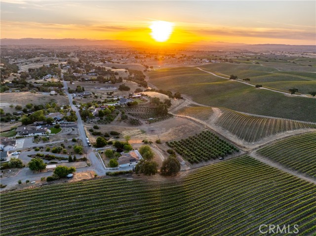 5015 Stagg Hill Place, Paso Robles CA: https://media.crmls.org/medias/7981c90b-aed8-4bf9-8345-44abbbcf2375.jpg
