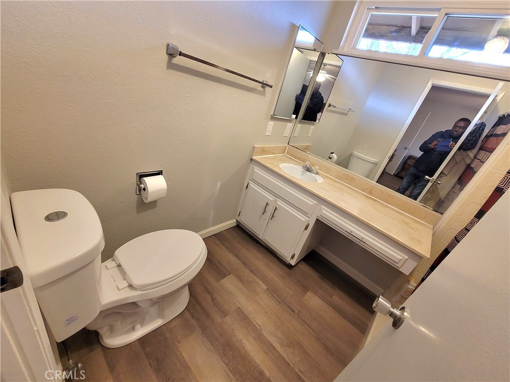 https://media.crmls.org/medias/7981ded3-61e8-4915-880c-1170f786212e.jpg?preset=X-Large