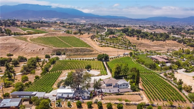 34150 Pauba Road, Temecula CA: https://media.crmls.org/medias/7981fdd2-d383-4f05-828d-2cf10000621b.jpg