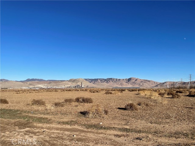 20028 Tehachapi Willow Springs Rd, Tehachapi CA: https://media.crmls.org/medias/7982e099-84aa-44f4-aa43-5ece280fd086.jpg