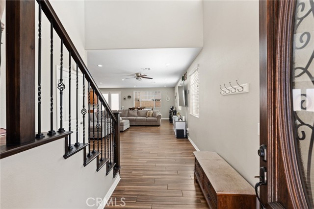 691 Lourdes Lane, Rialto CA: https://media.crmls.org/medias/79842243-12c8-4cb2-ac6d-ed10f767542d.jpg