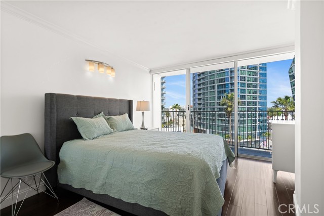 700 E Ocean Boulevard, Long Beach CA: https://media.crmls.org/medias/79842470-c04e-46b7-9c7c-d3e063814a18.jpg