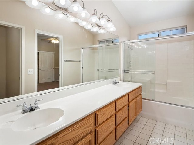 Detail Gallery Image 33 of 45 For 14433 Grandifloras Rd, Canyon Country,  CA 91387 - 4 Beds | 3 Baths