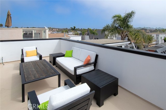 Detail Gallery Image 36 of 50 For 309 N Walnut St, Newport Beach,  CA 92663 - 4 Beds | 4 Baths