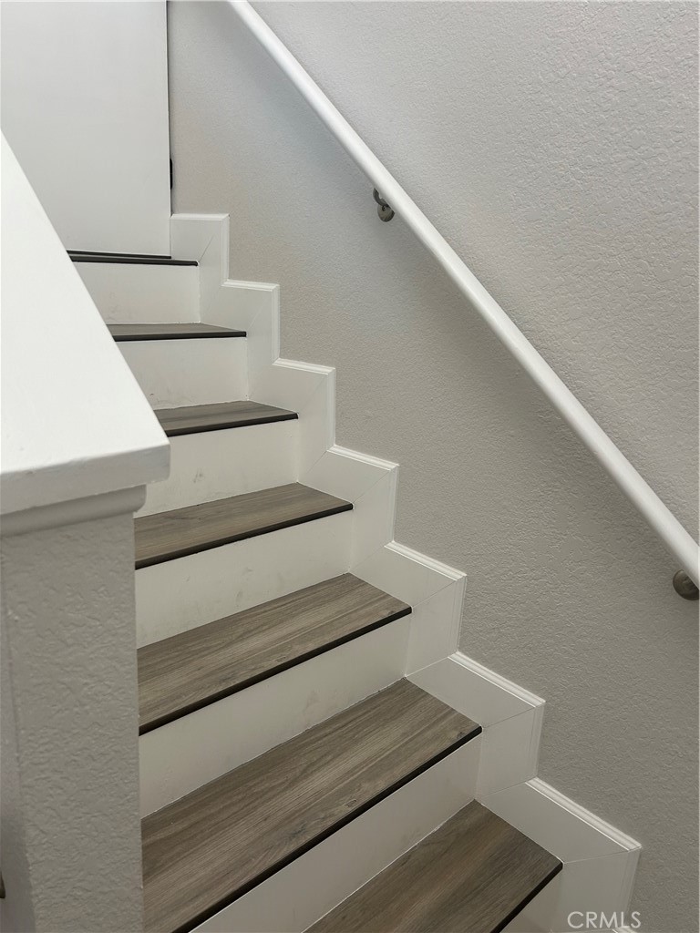 https://media.crmls.org/medias/7985e41f-b329-429c-8619-8f2fa44c409b.jpg?preset=X-Large