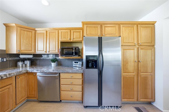 Detail Gallery Image 11 of 42 For 6128 E Conant, Long Beach,  CA 90808 - 2 Beds | 2 Baths