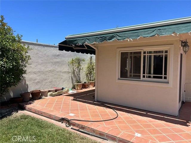 5072 Berean Lane, Irvine CA: https://media.crmls.org/medias/798727c6-35dc-4a0b-bc3b-13ce75a427d5.jpg