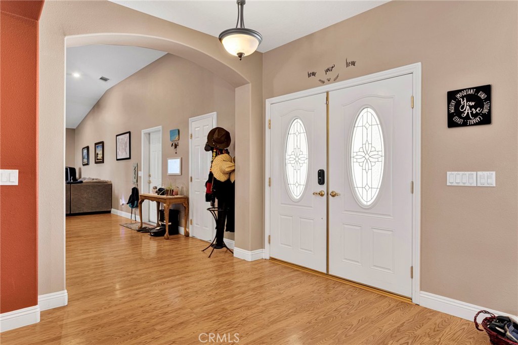 https://media.crmls.org/medias/79881da9-238e-4356-a7f8-cf3a9e11e7ce.jpg?preset=X-Large