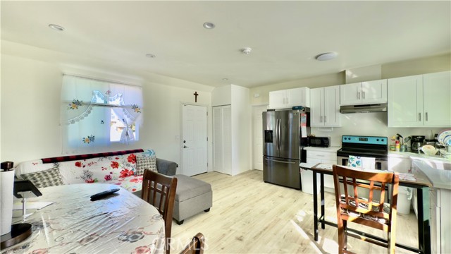 11125 Glenoaks Boulevard, Pacoima CA: https://media.crmls.org/medias/79883869-ac0b-4294-80f3-ca30b6332bfc.jpg
