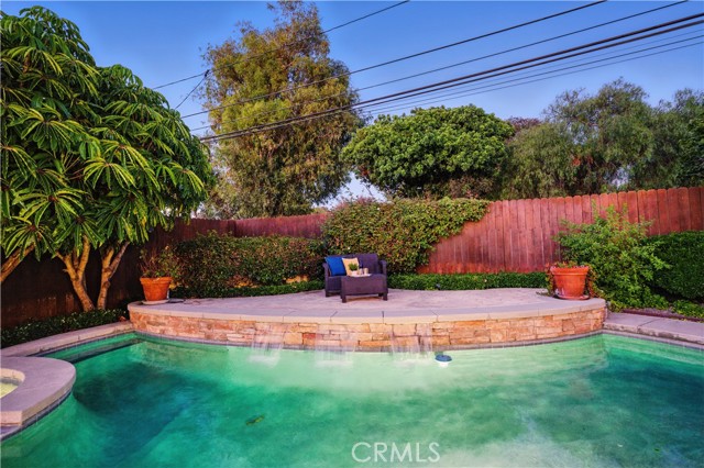 1210 Los Altos Avenue, Long Beach CA: https://media.crmls.org/medias/79884a28-d904-4f1a-bb93-2cdd2a2c3b1f.jpg