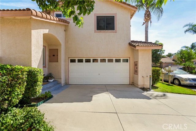 Detail Gallery Image 1 of 1 For 2261 Arabian Way, Corona,  CA 92879 - 3 Beds | 2/1 Baths