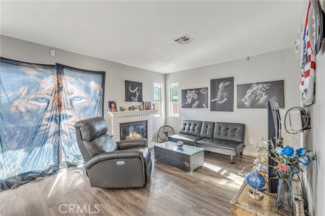 Detail Gallery Image 12 of 42 For 12269 Stonegate Cir, Victorville,  CA 92392 - 3 Beds | 2/1 Baths