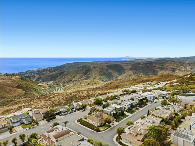 3251 Rimcrest Circle, Laguna Beach CA: https://media.crmls.org/medias/7989e08e-04ed-481b-9f8d-51fd6e18f6de.jpg
