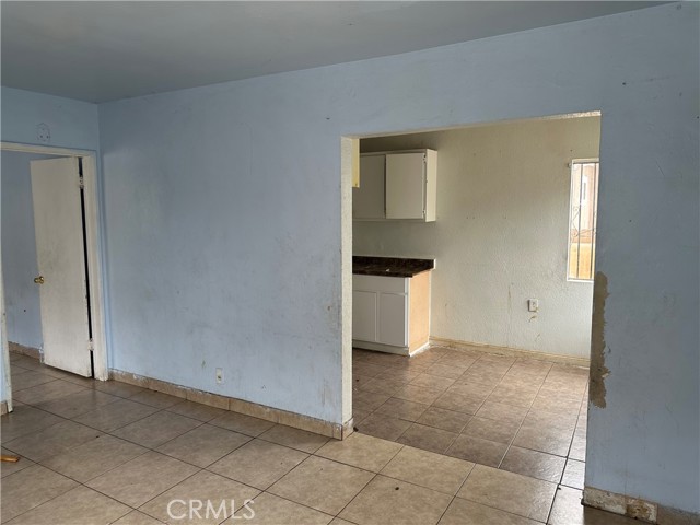 Detail Gallery Image 24 of 30 For 6650 E Olympic Bld, East Los Angeles,  CA 90022 - – Beds | – Baths
