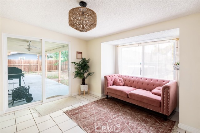 57966 El Dorado Drive, Yucca Valley CA: https://media.crmls.org/medias/798a73b0-70d2-4ae0-9ecd-cd177edfb3f2.jpg