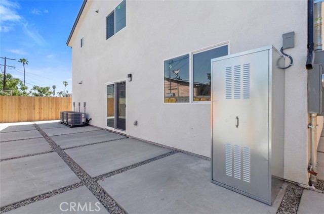 Detail Gallery Image 26 of 45 For 703 W 80th St, Los Angeles,  CA 90044 - 4 Beds | 4 Baths