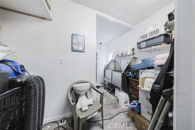 2006 E Foothill Boulevard, Pasadena CA: https://media.crmls.org/medias/798aa6bd-1d1b-4df5-a12e-cd90cb064ba4.jpg