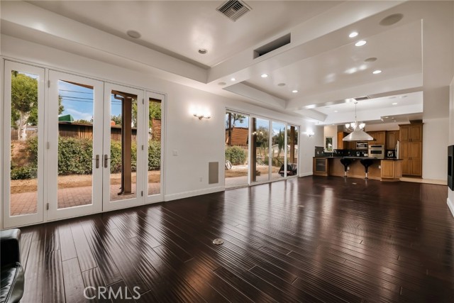 22401 Baltar Street photo 6