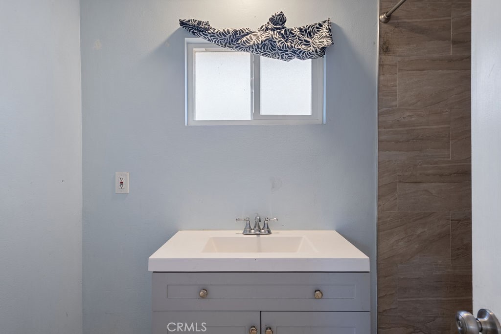 https://media.crmls.org/medias/798b2545-26e7-4005-aa86-b48bb9dd1513.jpg?preset=X-Large