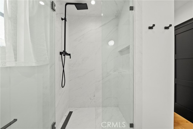 23427 Canzonet Street, Woodland Hills CA: https://media.crmls.org/medias/798b4e9e-dbc2-42d7-8a35-6f9614ae6321.jpg