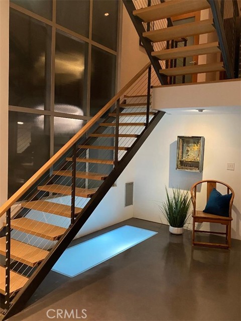 Detail Gallery Image 8 of 21 For 117 Park Pl, Venice,  CA 90291 - 4 Beds | 3/1 Baths