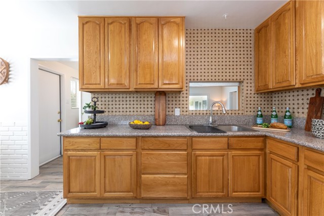 Detail Gallery Image 14 of 50 For 6119 Blackthorne Ave, Lakewood,  CA 90712 - 3 Beds | 2 Baths