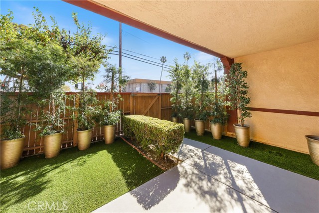 Detail Gallery Image 4 of 25 For 21501 Pioneer #3,  Lakewood,  CA 90715 - 2 Beds | 2 Baths