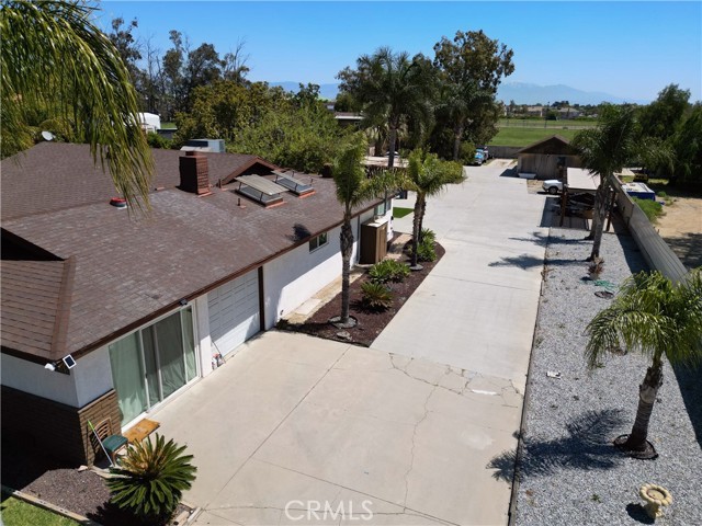 Image 5 of 8 For 10881 Oleander Avenue