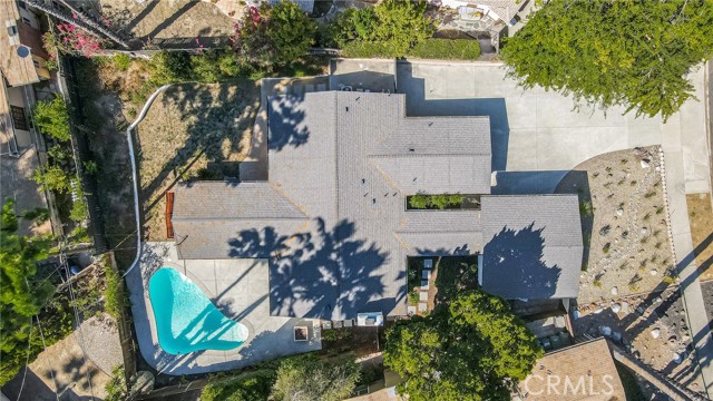 Detail Gallery Image 5 of 40 For 4941 Rigoletto St, Woodland Hills,  CA 91364 - 3 Beds | 2/1 Baths