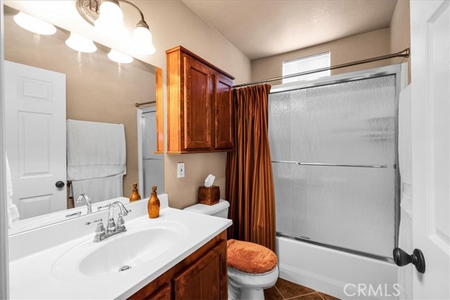 380 Mack Lane, 29 Palms CA: https://media.crmls.org/medias/798d4a15-8383-43c8-82d4-91c3b616acaa.jpg