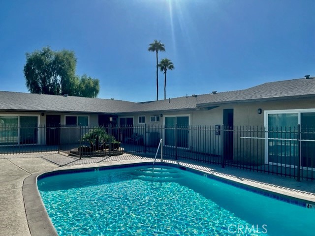685 E Vista Chino, Palm Springs CA: https://media.crmls.org/medias/798d6ccf-7d54-4666-8b79-8503f828cc9c.jpg