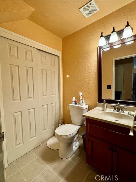 Detail Gallery Image 11 of 27 For 2112 Mount Vernon Dr #D,  Modesto,  CA 95350 - 3 Beds | 1/1 Baths