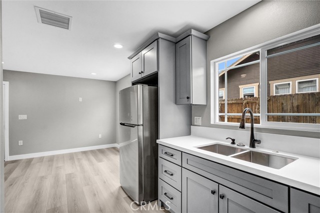 2321 Locust Avenue, Long Beach CA: https://media.crmls.org/medias/798f3b0c-aec5-4cb7-8867-fb377209cf3e.jpg