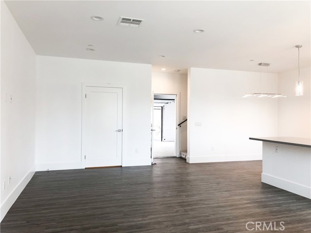 Detail Gallery Image 7 of 34 For 4201 Pennsylvania Ave, La Crescenta,  CA 91214 - 3 Beds | 2/1 Baths